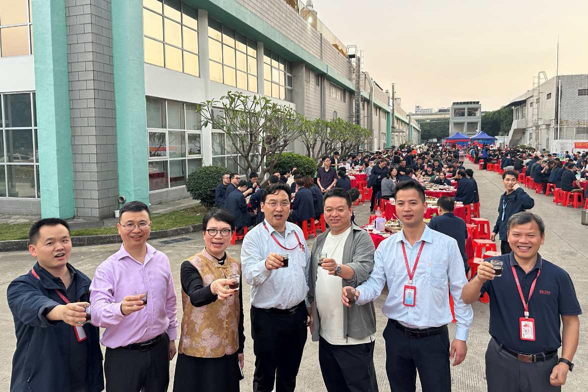 在云顶集团游戏app官网，，，，，，我们这样过个暖心年！